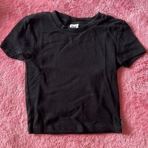Aritzia TNA Black Cropped Tee Size Small